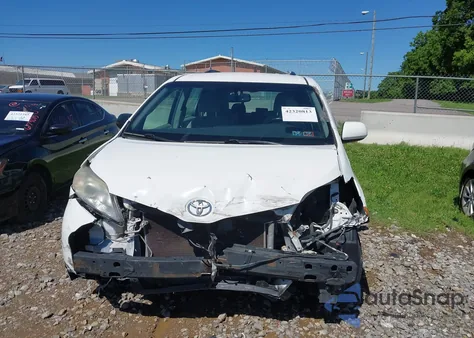 2015 Toyota Sienna Le 8 Passenger из США, поврежденный, VIN 5TDKK3DC0FS611063